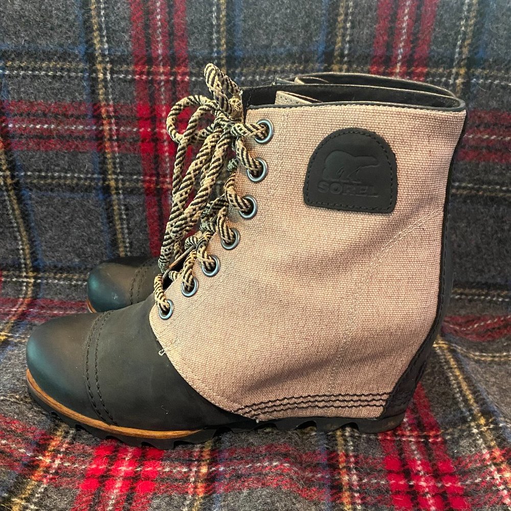 Sorel PDX Wedge Ankle Boots - Size 9.5 - Excellent Condition!!
